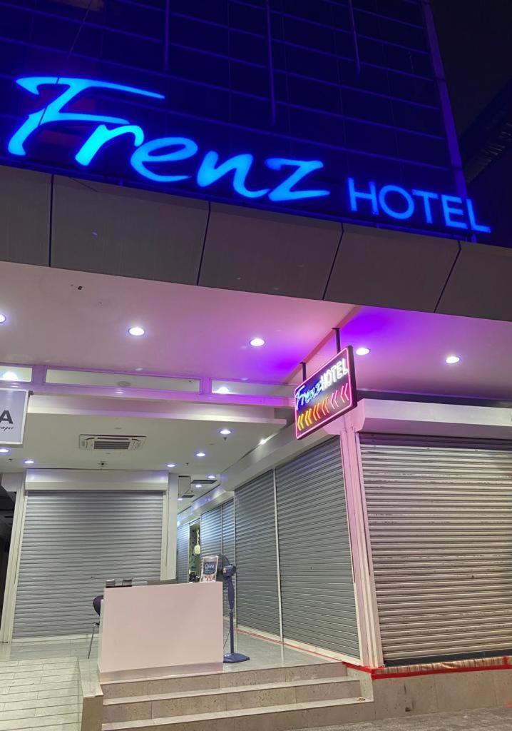 Frenz Hotel Куала-Лумпур Экстерьер фото
